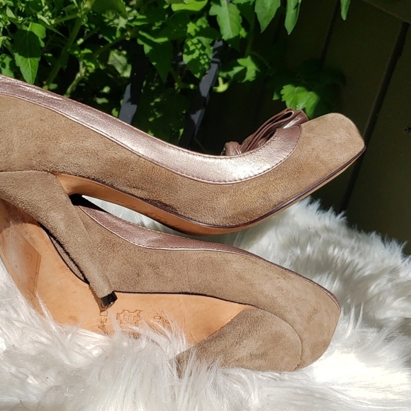 Aldo Collection Nude Suede Heels With Leather Bow - Picture 11 of 13